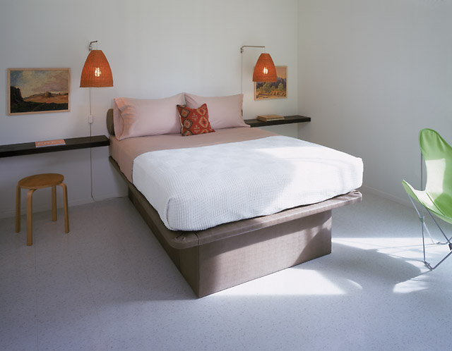 PS guest.jpg (53621 bytes)