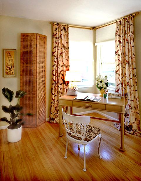 study.jpg (130182 bytes)